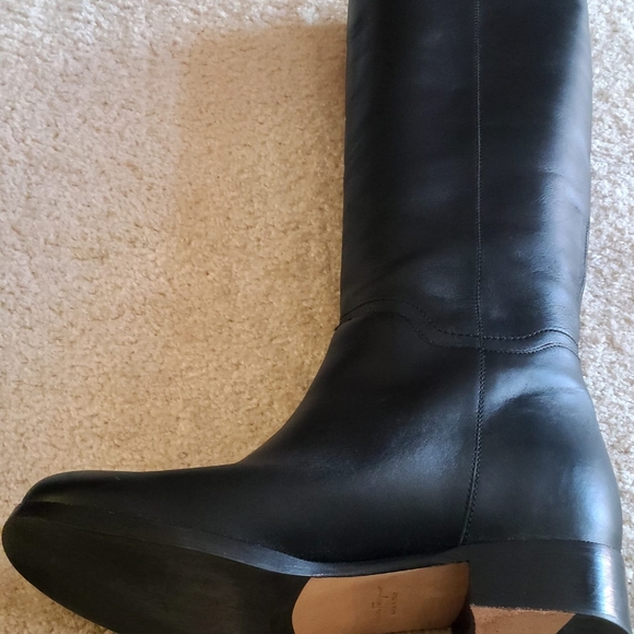 Salvatore Ferragamo riding boot. Length 18 inches - Picture 2 of 5